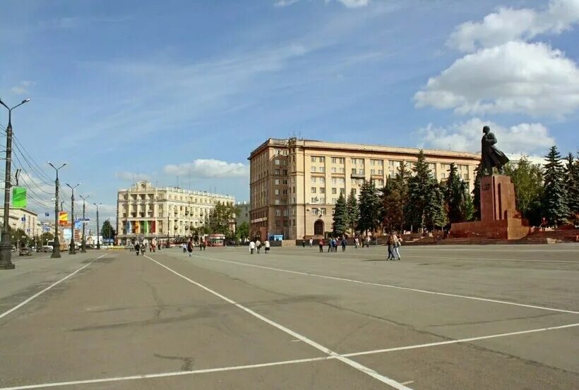 Площадь рв. Достопримечательности челябинска площадь революции.