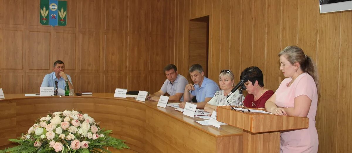 Нарколог в сальске. Администрация Сальского района. Зам главы главы Сальского района. Сайт администрации Сальского района Ростовской области. Ивахненко администрация Сальского района.