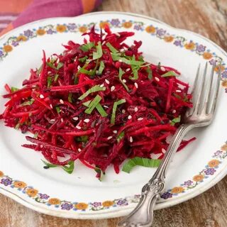 Салат морковь со свеклой и чесноком