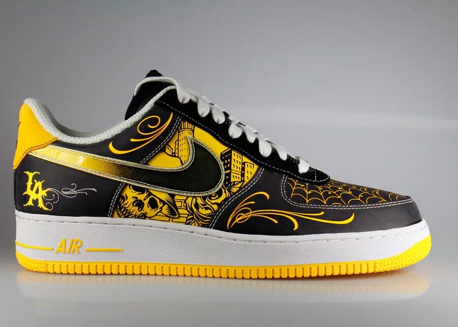 Nike Air Force белые с желтым. Nike Air Force 1 желтые с белым. Nike Air Force 1 Low желтые. Найк АИР Форс черно желтые.