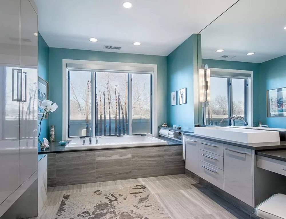 Ванная в синем цвете. Сочетание цвета в ванной. Двухцветная ванная комната. Ванная в сине белых тонах. Цветовые сочетания в ванной.