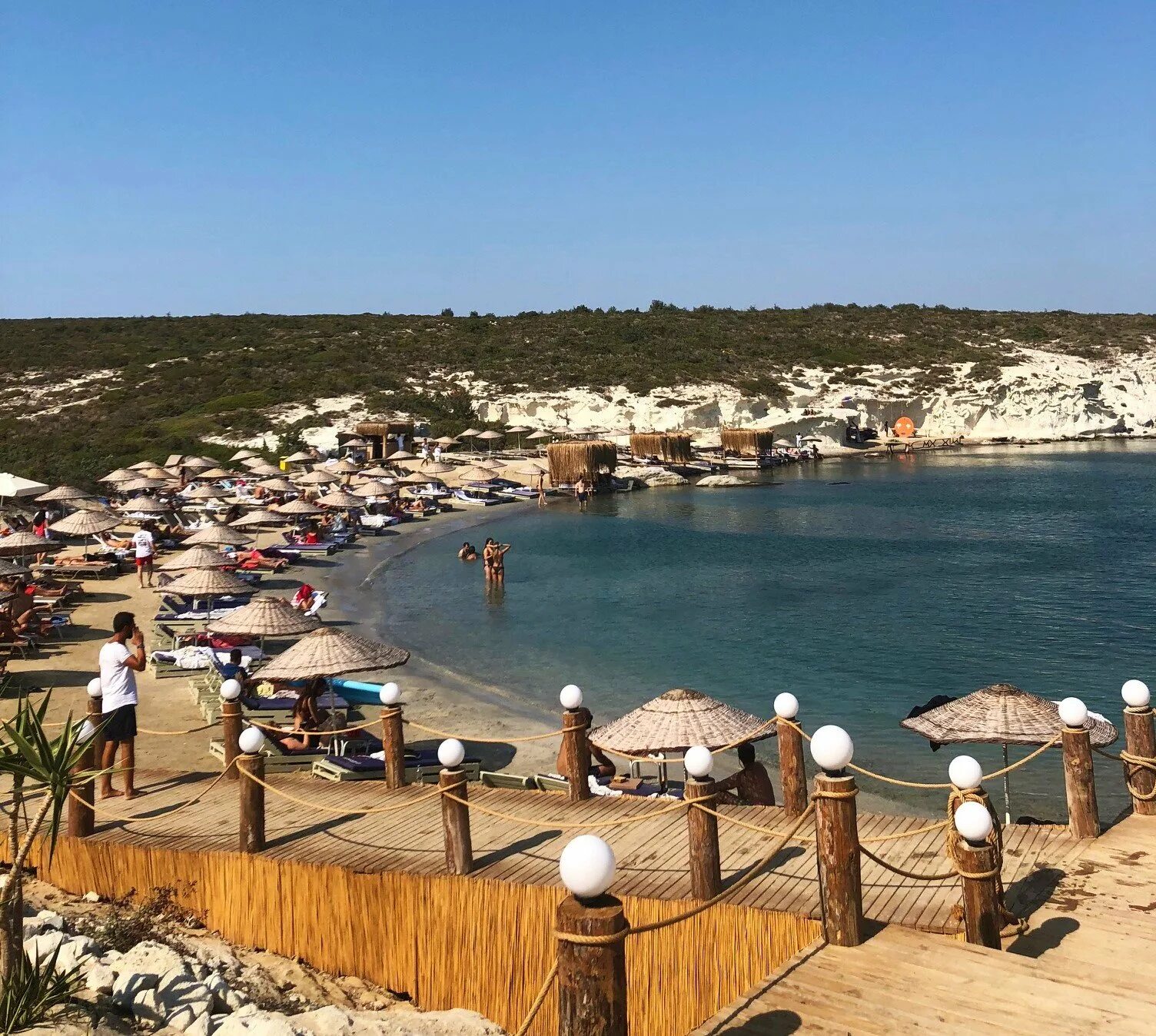 Med cesme в реальном времени. Пляж Ылыджа Чешме. Cesme Турция. Бухта Клеопатры Турция Чешме. Чешме Измир.