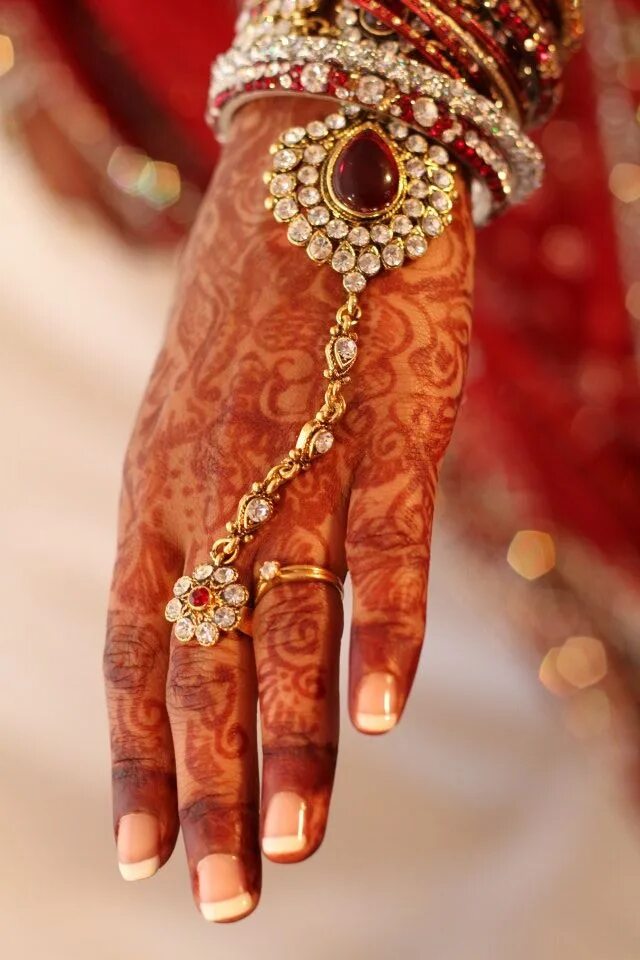 Ювелир древней Индии навартаны. Бааджюбанд. Мехенди Индия невеста. Индийские украшения.