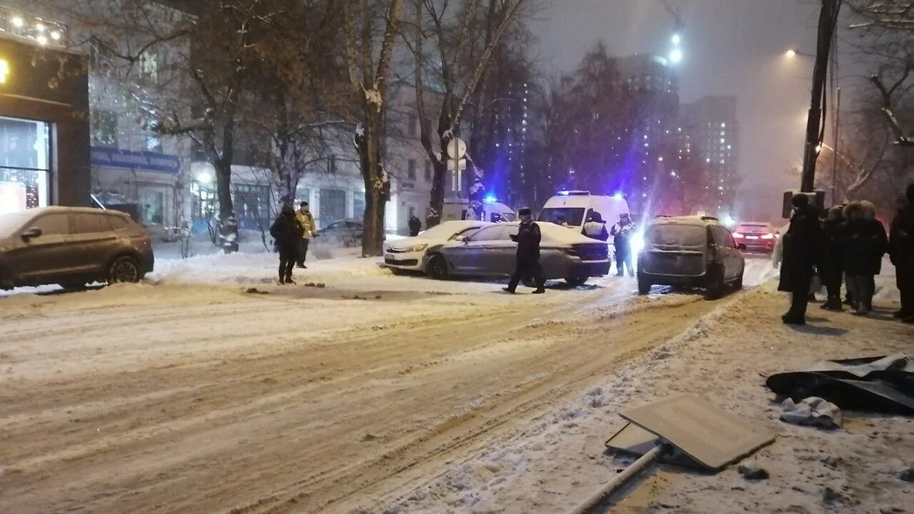 Москва новости сейчас происшествия сегодня. Авария на 3 Павелецком проезде.