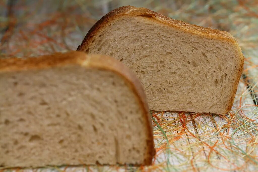 Хлеб на сыворотке. Медовый хлеб. Хлеб с медом. Ржаной хлеб с медом. Ржаной хлеб домашней выпечки