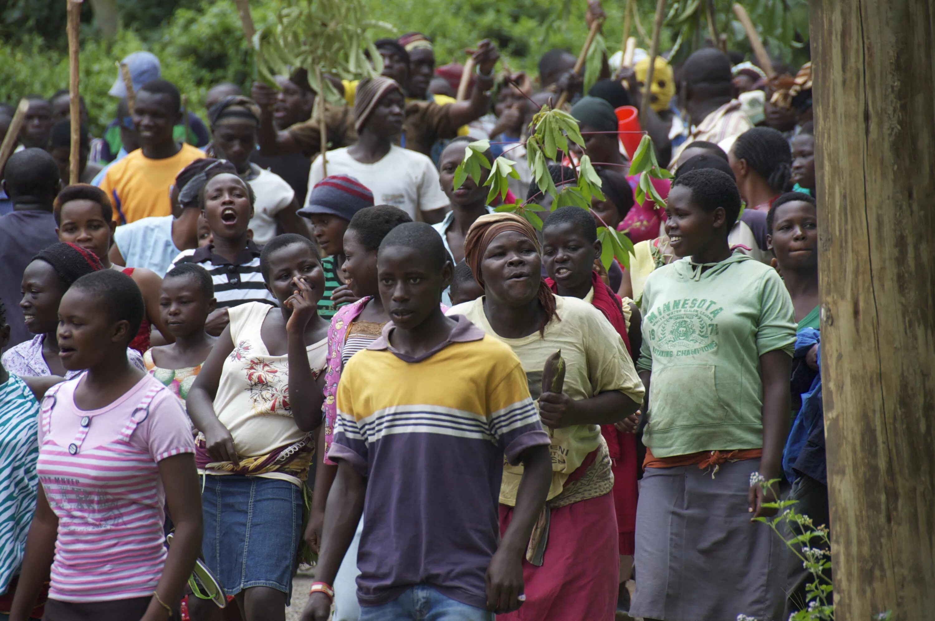 Сколько живет в африке. Нигеро-кордофанская семья. Население Африки. Жители Уганды. Уганда население.