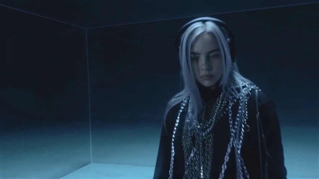 Текст ловли билли. Билли Айлиш ЛОВЕЛУ. Lovely Billie Eilish, Khalid. Билли Айлиш и Халид. Lovely Billie Eilish на русском.