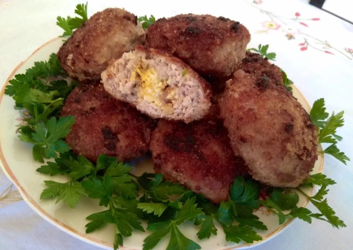 вкусные блюда из картофеля. необычные блюда из фарша. котлеты из говядины с картошкой. митболы из говядины в томатном соусе. котлеты из говядины с картошкой.