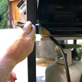 Пищит газ