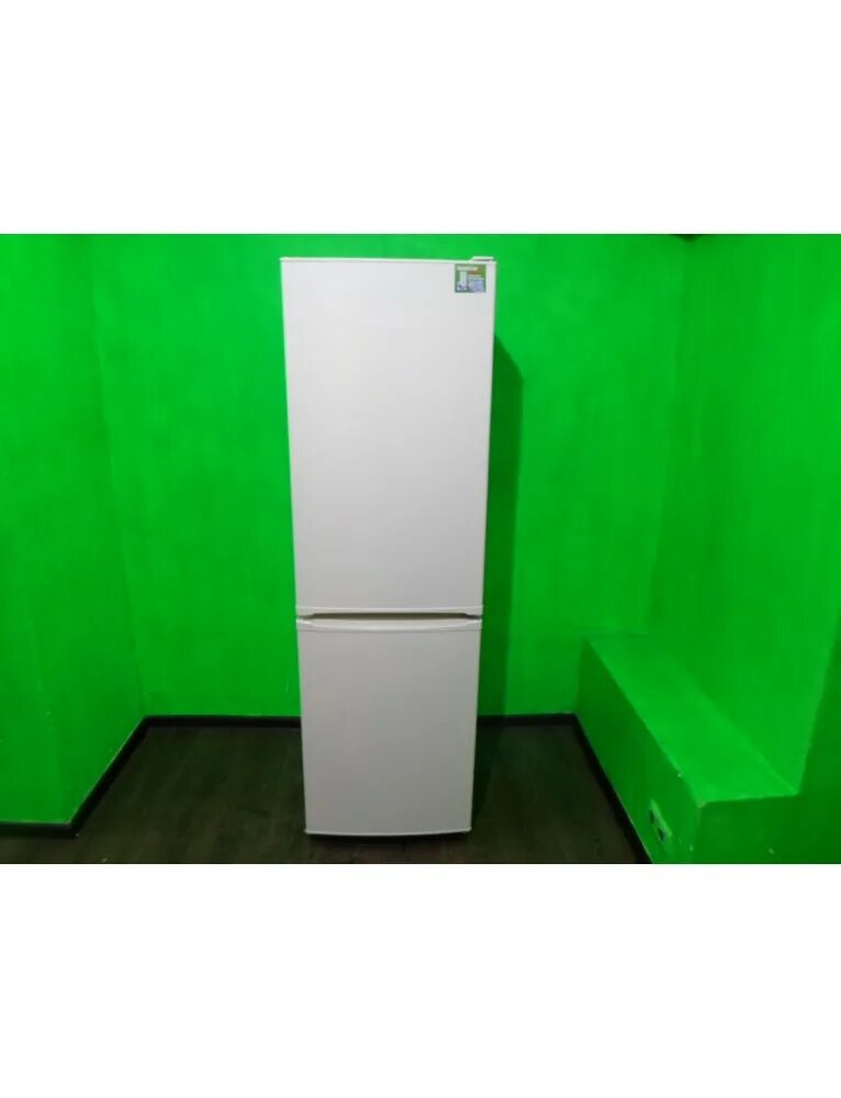 Купить холодильник б у в новосибирске. Холодильник Электролюкс б\у. Встроенный холодильник Ардо. Продается холодильник. Рабочий холодильник.