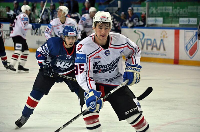 хк южный урал форма. игроки южного урала. южный урал хоккеисты. команда южный урал 2009. игроки южного урала.