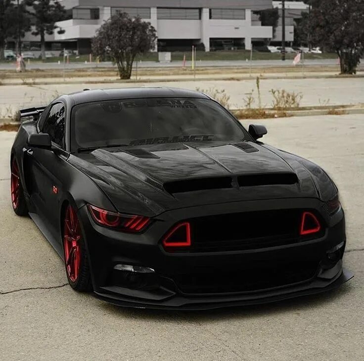 These cars are black. Черный мерседес амг 64. Бентли мустанг. Форд мустанг shelby черный. These cars are black.