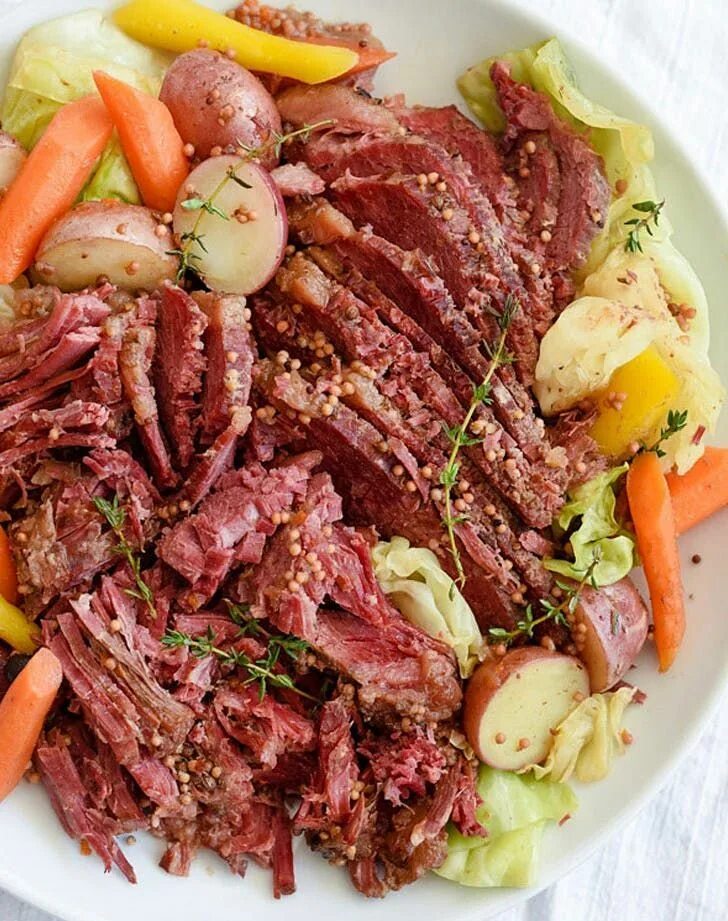Мясо без гарнира рецепты. Гарнир к стейку. Гарнир к стейку рибай. Мясо зелень овощи. Сложный гарнир к мясу.