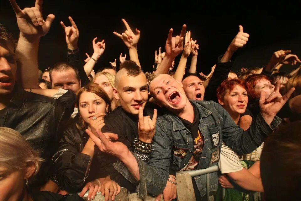 Калининград in rock 2000. Рок фестиваль в калининграде. Рок фестиваль в калининграде. Кинрок 2022. Рок фестиваль в калининграде.