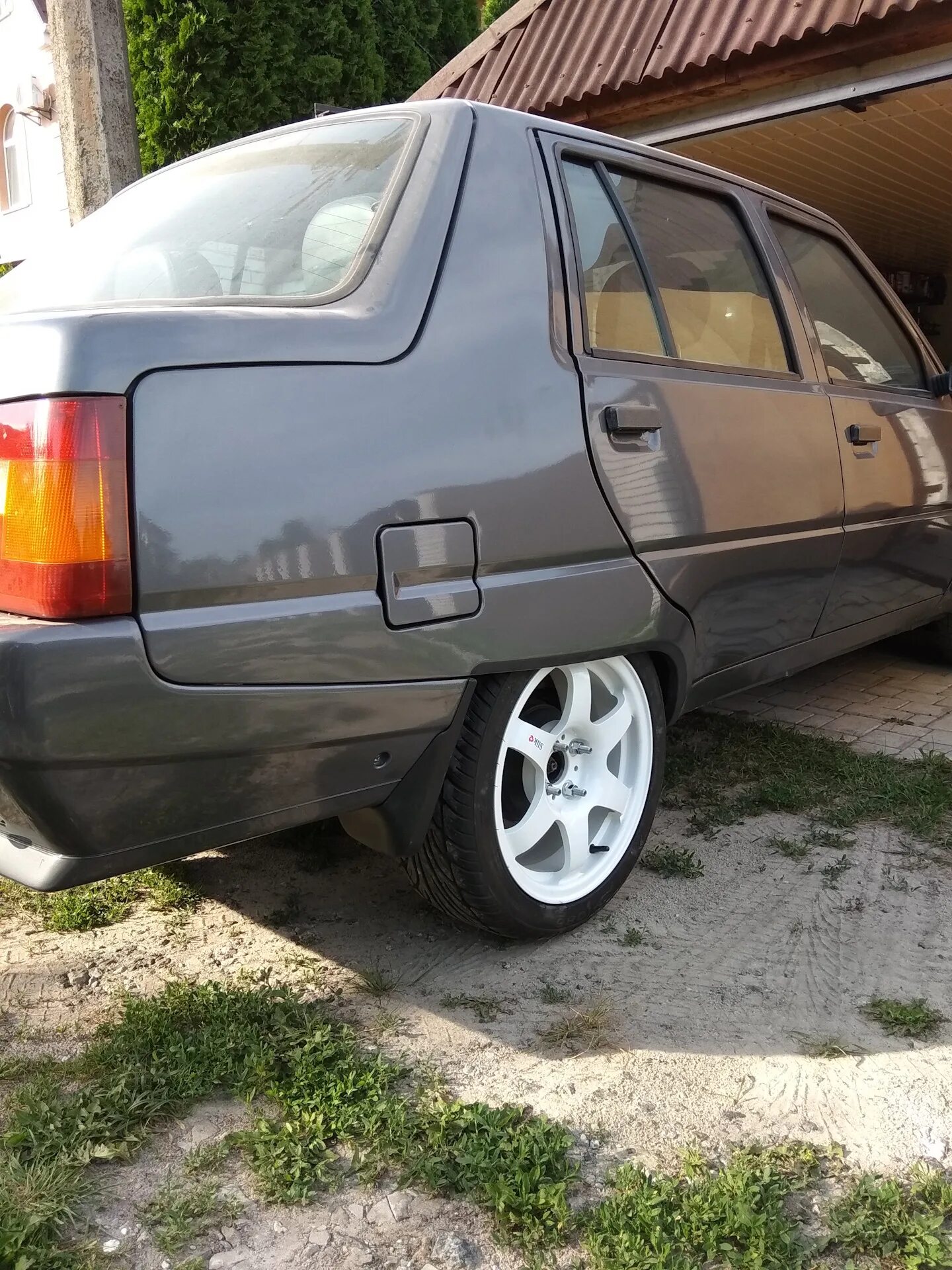 Колеса на таврию. Заз 1103. заз 1102 с ходовой от ваз. заз славута колеса. таврия славута.