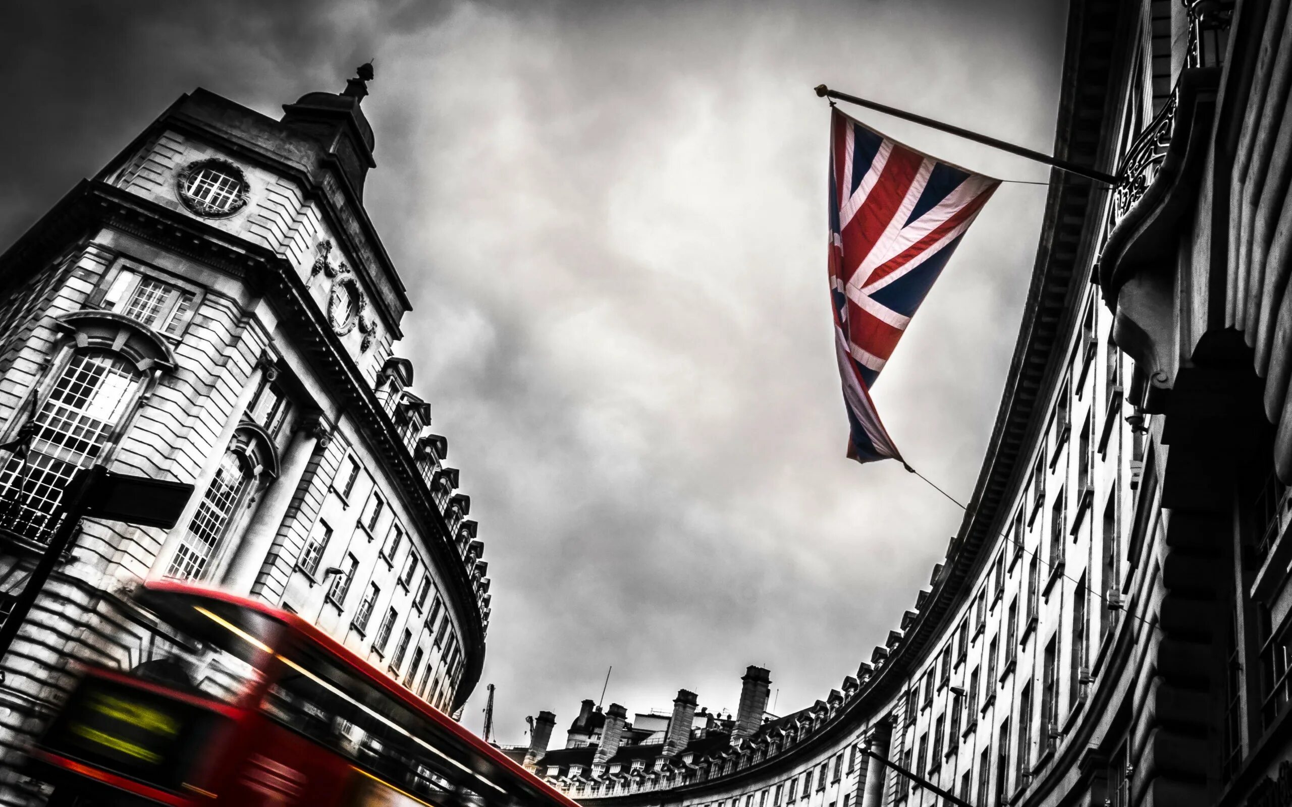 Современная реклама. Реклама в великобритании. Креативный дизайн рекламы. England ad. Креативная реклама английского.