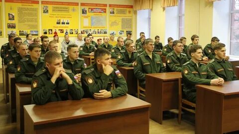 76 военнослужащих