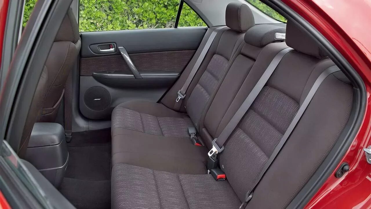 Задние сиденья мазда 6. Мазда 6 gg седан задние сиденья. Mazda 6 gg 1 поколение.