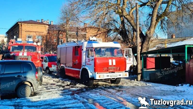 Тузловград новочеркасск сегодня. Пожар фото. Пожарная охрана. Пожар в Новочеркасске. Фото пожарных.