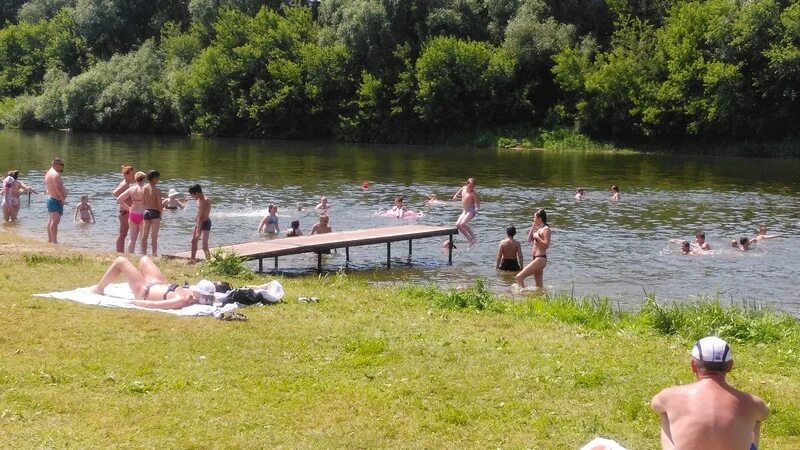 Места для купания в подольске. Белое озеро косино. Река пахра можно ли купаться. Пляж пахра подольск. Пляж в подольске на пахре.