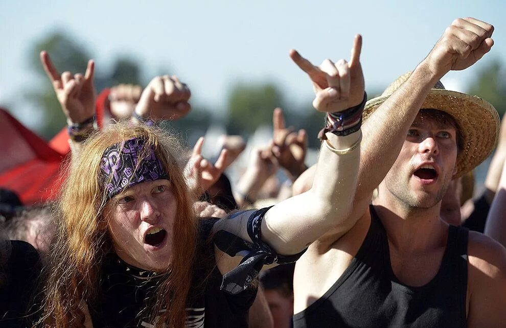 Open fans. Wacken open Air 2013 участники. Металлисты летом. Металлисты фанаты. Хеви метал Фаны.