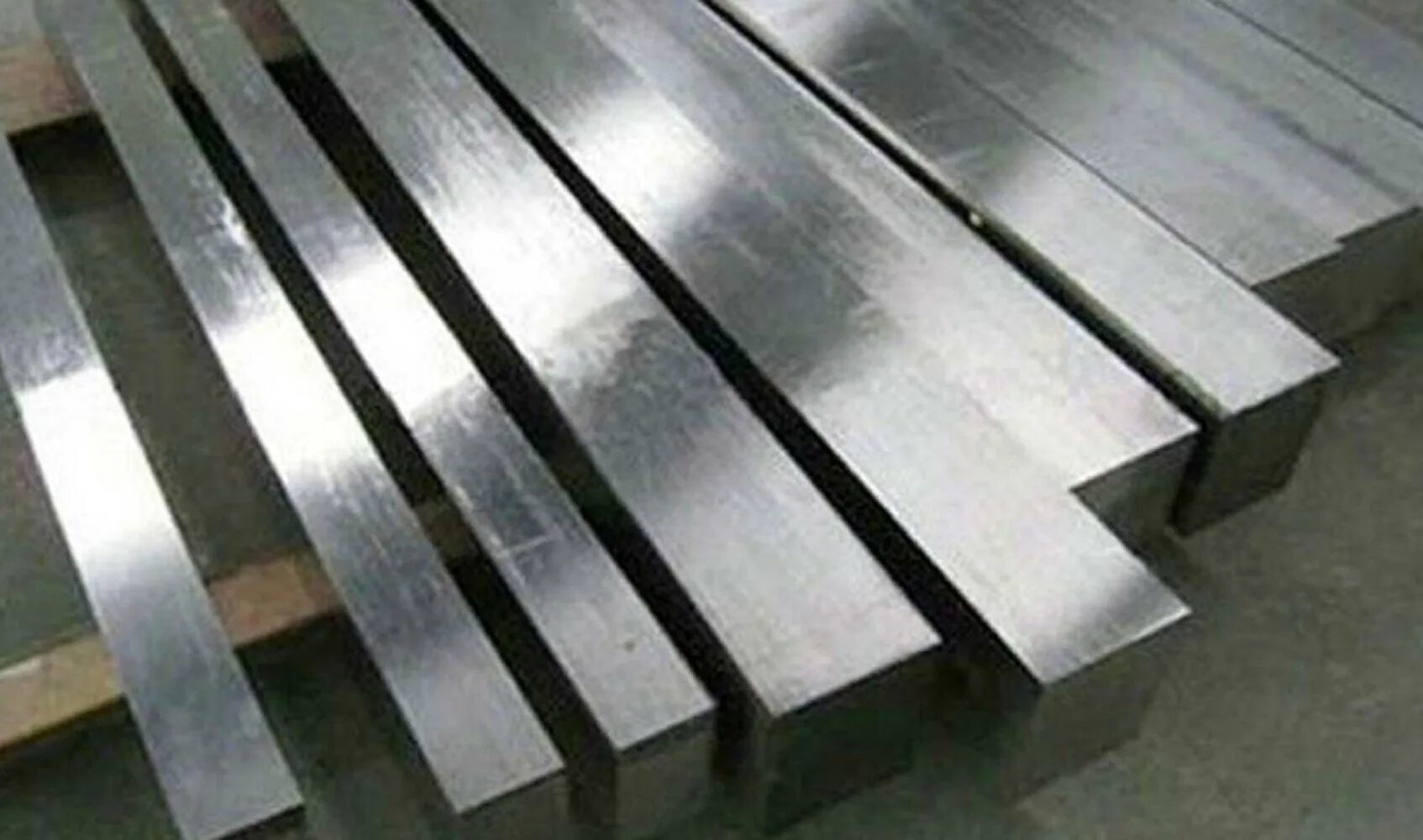 Купить металлический брус. Stainless Steel Square Bar. Брусок металла сталь 45. Сталь сорт нерж никел квадрат. Брусок металлический 10х10.