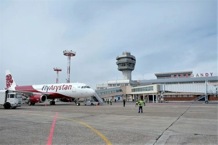 Казахстан ввёл режим открытого неба в 11 аэропортах - РТ на русском