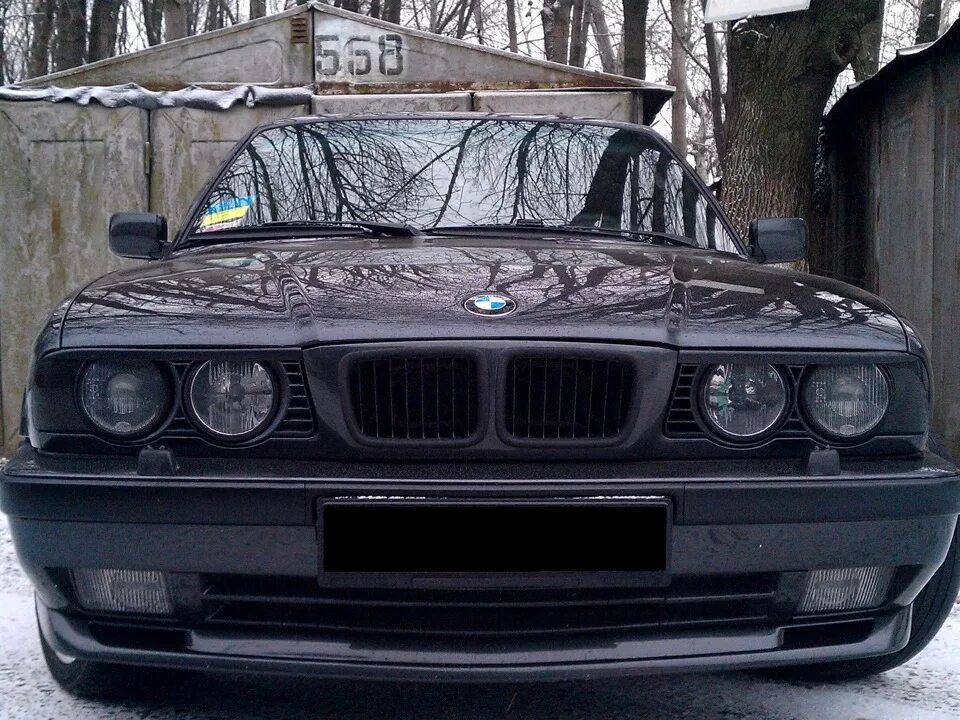 Е34 узкая. БМВ 34 кузов. BMW e34 Казахстан. BMW e34 ноздри. БМВ е34 серая.