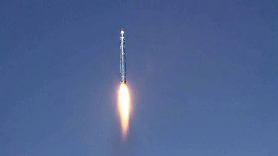 хуситы баллистическая ракета. ядерное вооружение израиля. ракета с запуском. брсд "шахин-iii". система пво железный купол.