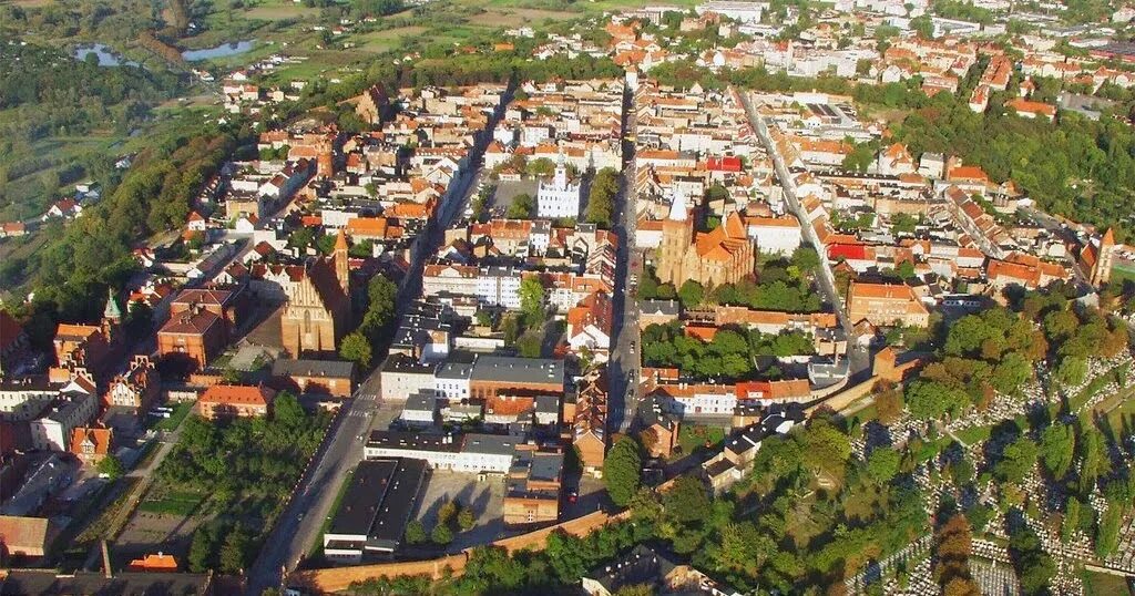 Люблин польша достопримечательности. Польский город вроцлав. Город польши (pl). Лысов город польша. Вроцлав центр.