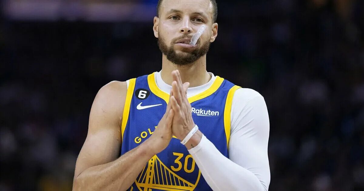 Стефен карри недооцененный 2023. Стефен карри 2023. Стефен карри травма. Stephen Curry 2022 Cup.