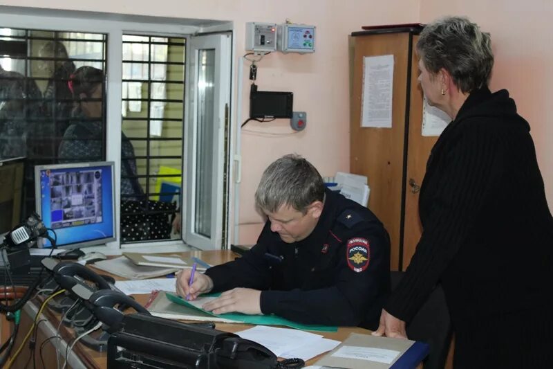 Дежурная часть нижегородской области. Сотрудники дежурной части в.Уфалея. Верхний Уфалей Дежурная часть. Инженер электроник ДЧ МВД. Прокуратура верхний Уфалей.