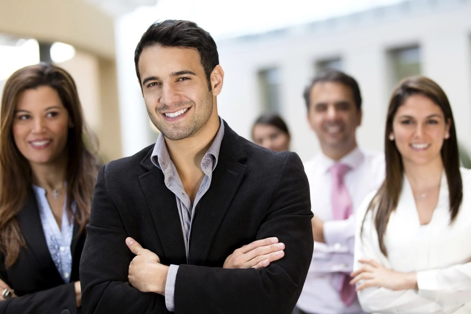 Профессионал картинка. Уверенность в себе. Лучший продажник. Уверенные люди. Сотрудничество людей.