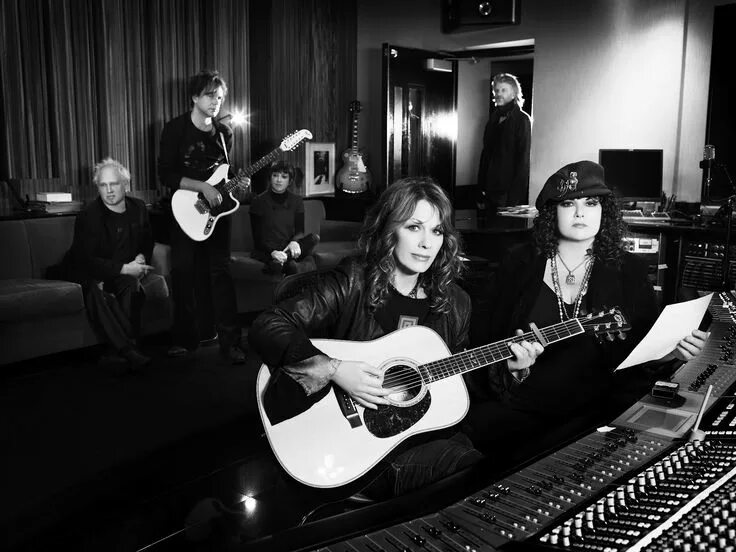 Heart band. Hearts исполнители песни. Hearts исполнители песни. Heart рок-группа. Ann and nancy wilson.