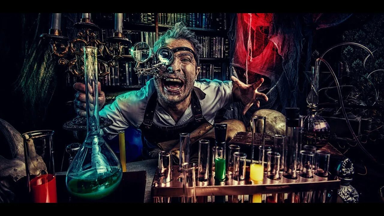 Последний экзамен по алхимии. Сумасшедший ученый. Лаборатория безумного ученого арт. Ученый с колбой. Лаборатория сумасшедшего ученого.