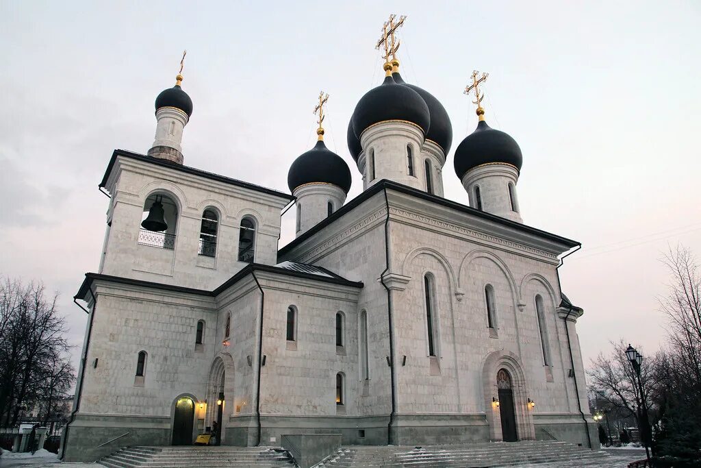 Радонежского на рязанке. Храм рязанка сергия. храм сергия радонежского в москве на рязанке. батюшки в храме сергия радонежского на рязанке. храм преподобного сергия радонежского на рязанке иконы.