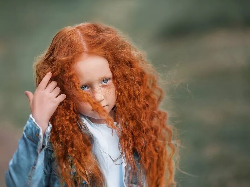 Мадлен петш ривердейл. Принцесса мерида мультфильм храбрая сердцем. Ривердейл мэделин. Мирида хрбрая дсердцем. Как зовут рыжую девочку.