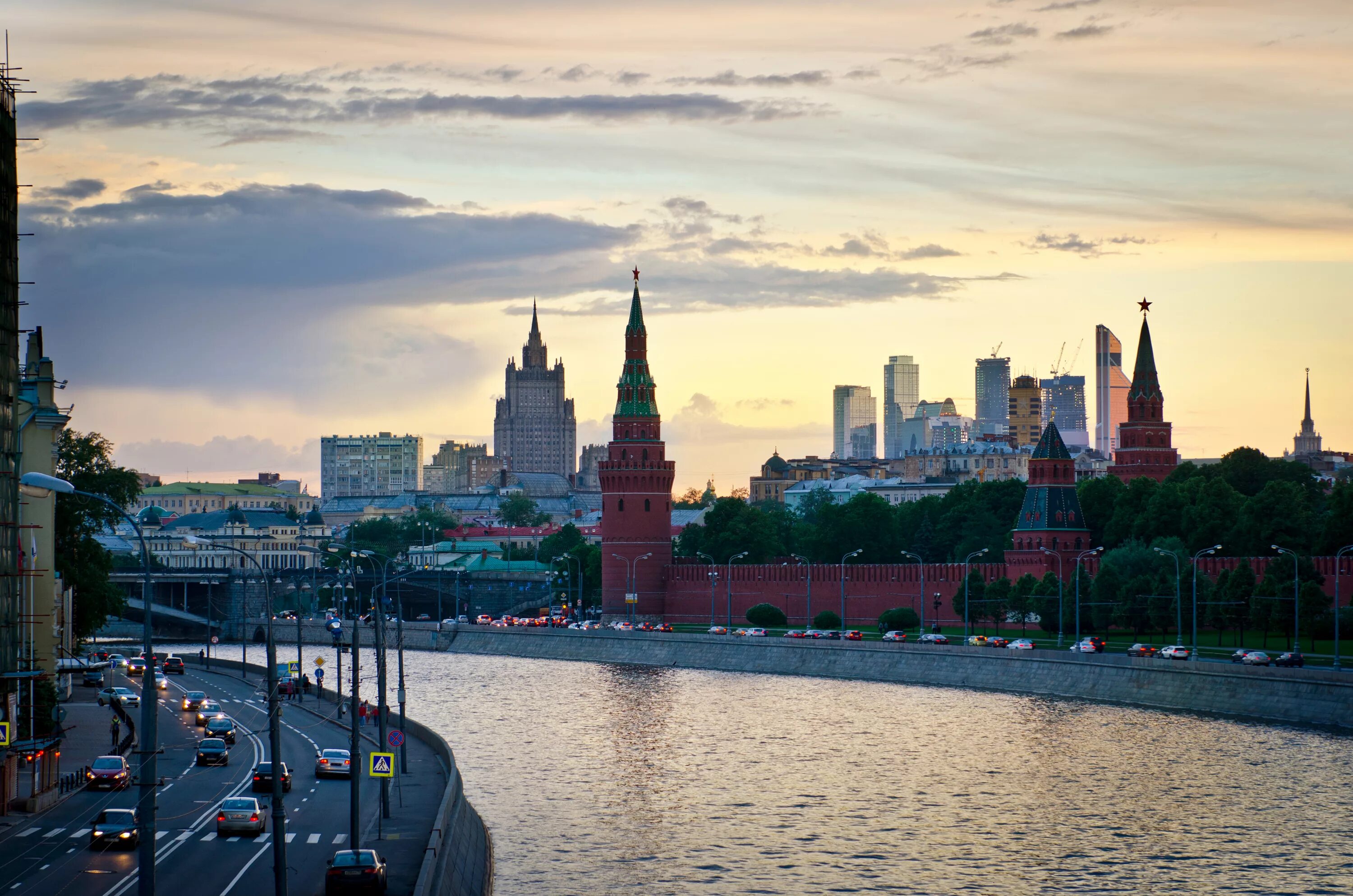 Качественно фото москвы. Москва. Реки Москвы. Кремлевская набережная 1 Москва. Панорама Москвы.