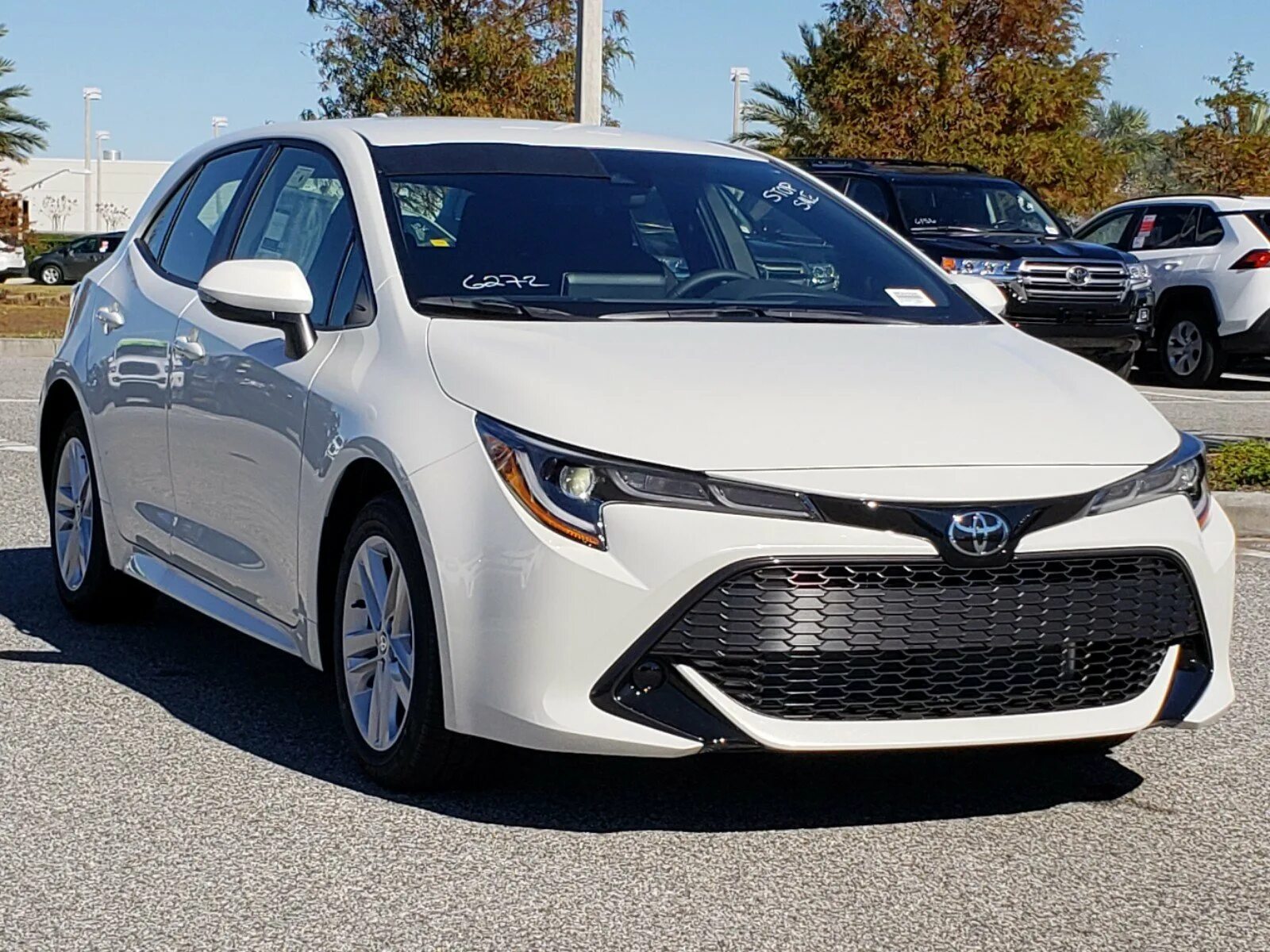 Toyota corolla 2019. Toyota corolla hybrid 2021. Новая тойота королла 2019. Тойота королла 2019 седан. Тойота королла 2019 габариты.
