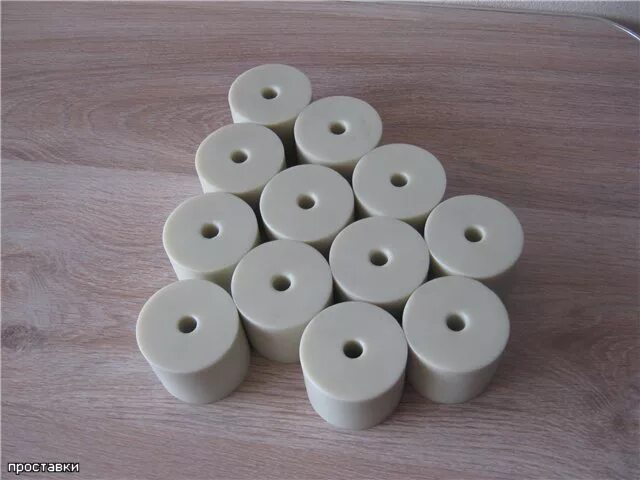 6-56. проставки ланос (мдф пи. ф7-4x5, втулка пластмассовая. центровочные кольца 63. 8.