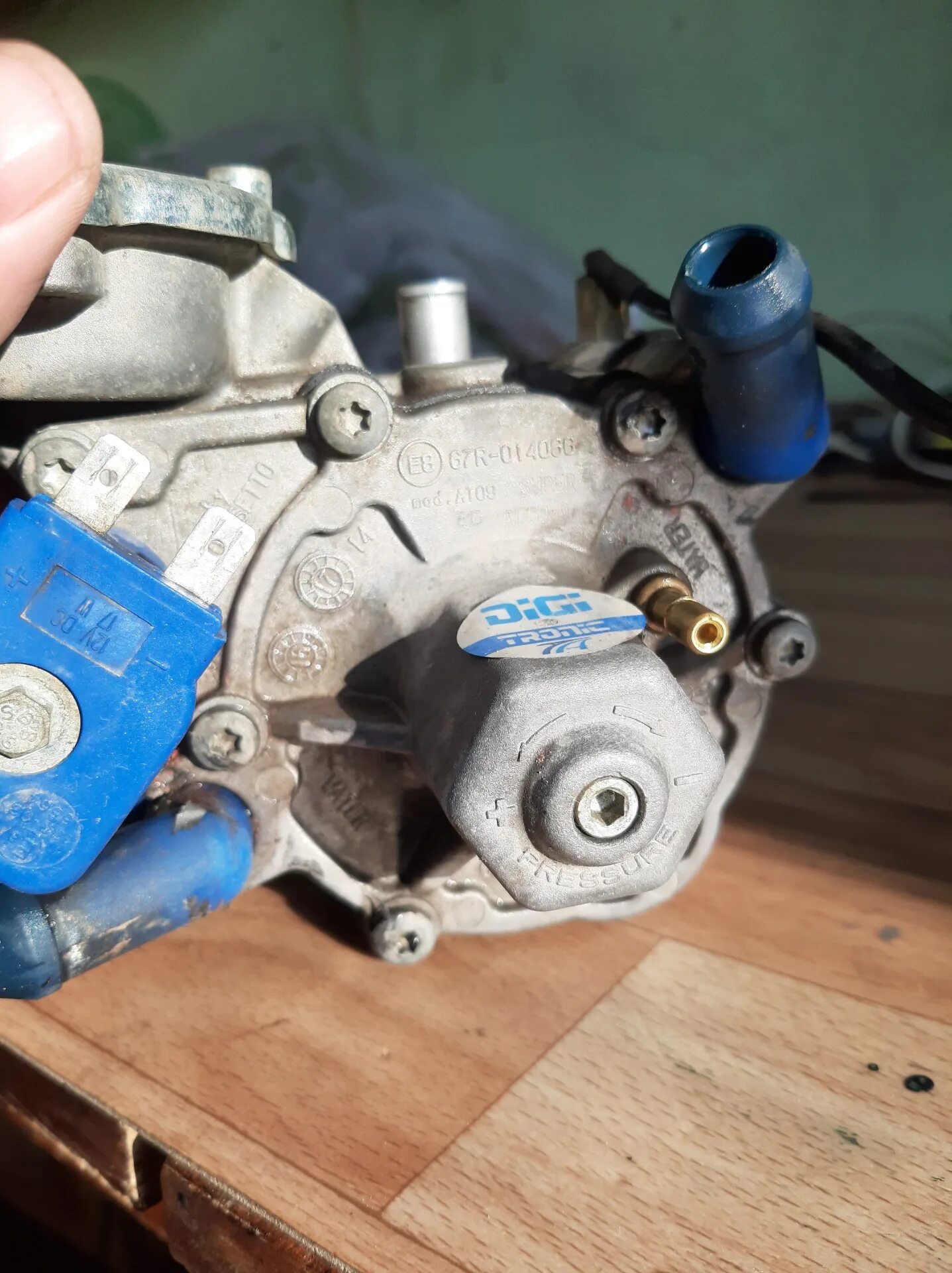 Редуктор газовый автомобильный 4 поколения digi. Редуктор гбо 4 поколения томасетто. Редуктор гбо 4 поколения томасетто. Редуктор tomasetto at09 nordic xp до 250 л. Tomasetto редуктор artic.