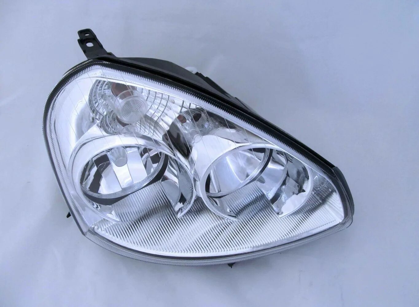 Фары на приору универсал. Правая фара приора. Внутренности фары приора. Фары передние приора 2011 года артикул. Разборка фары приора.