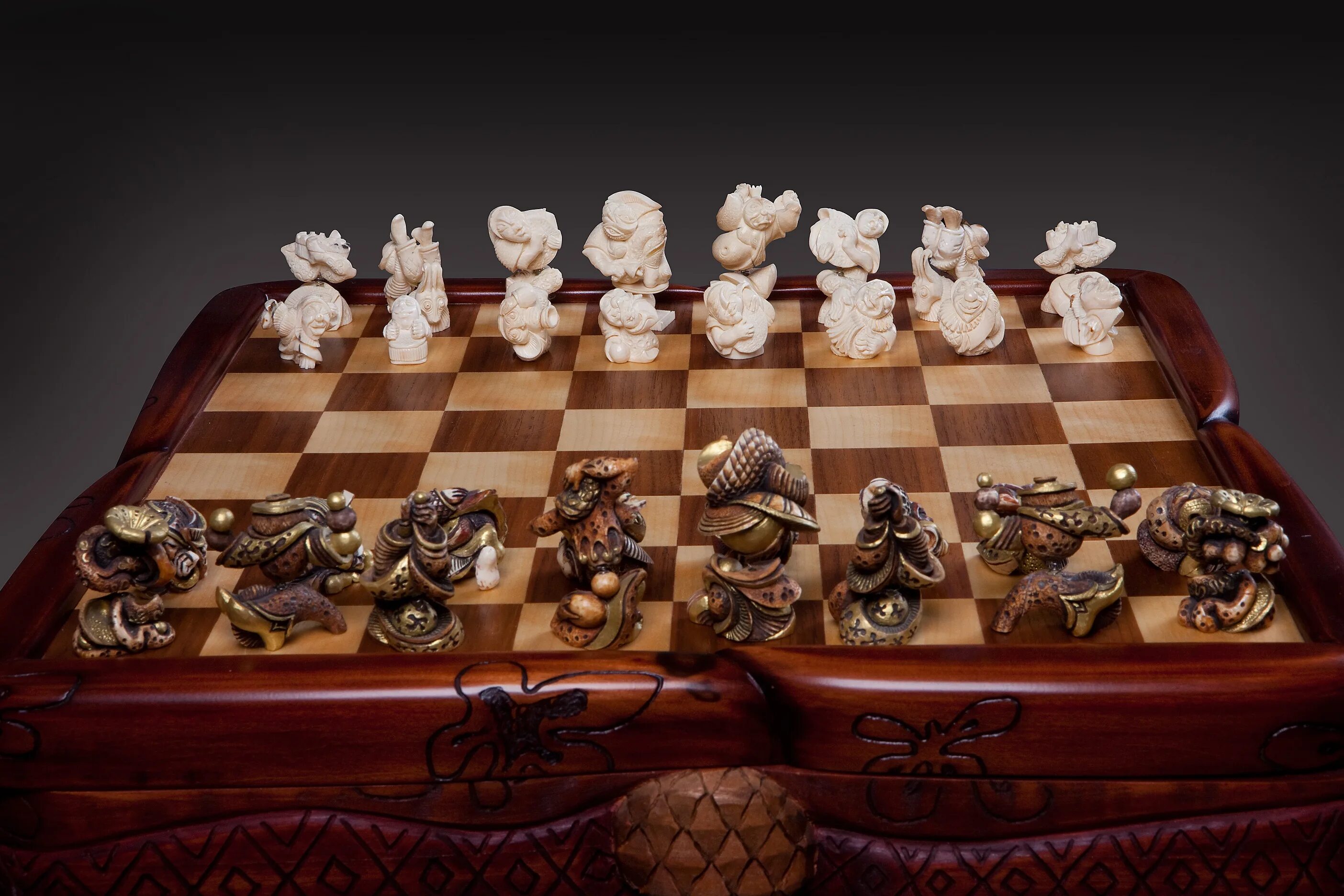 Шахматы с живыми соперниками. Шахматы «Каролинги и мавры». Шахматы Чарльза Холландера. Jewel Royale шахматы. Шахматы «Каролинги и мавры» 3 д.