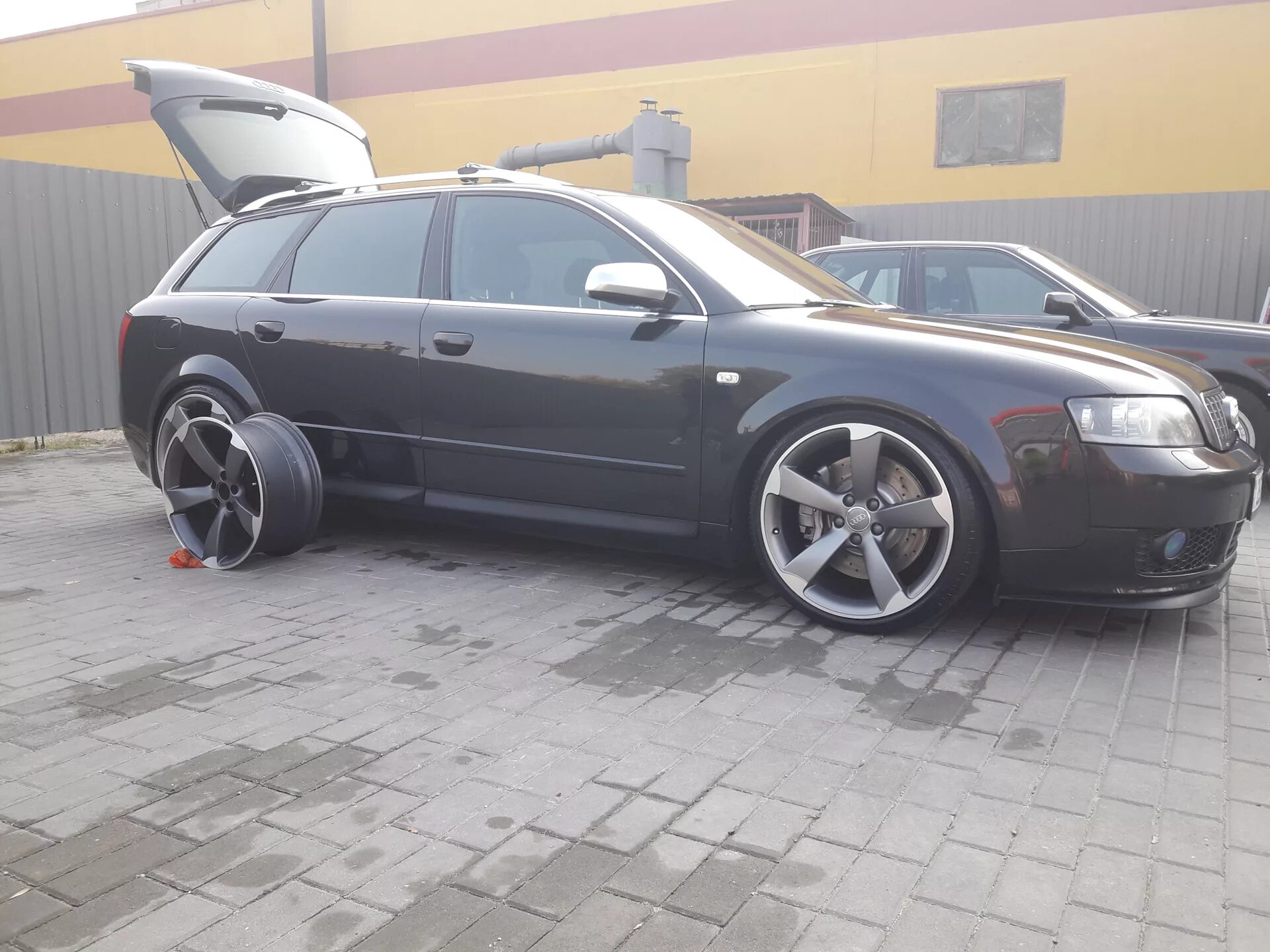 Диски на а6 с5. Audi a4 b6 Rotor r19. Audi a4 b6 r17. Audi a4 Rotor r18. Audi a4 b6 r18.