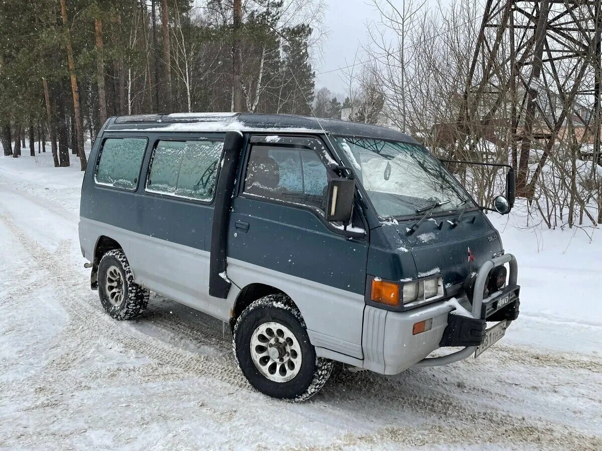 Delica 3. Мицубиси Делика 1990. Mitsubishi Delica 3. Mitsubishi Delica 1990 Diesel. Mitsubishi Delica 4x4.