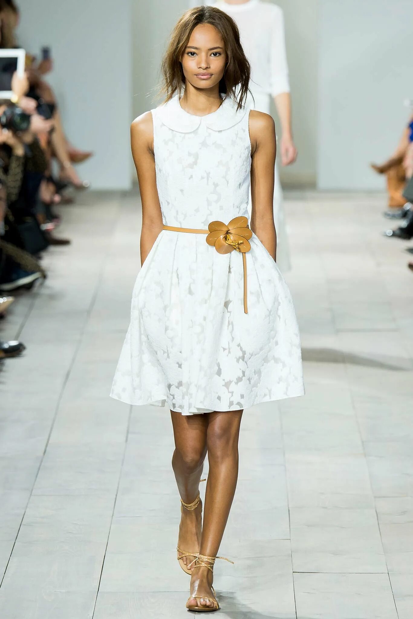 роберто кавалли платье лето 2015. лето 2015. коллекция дольче габбана 2015. летний сезон одежды. модные геометрические принты.