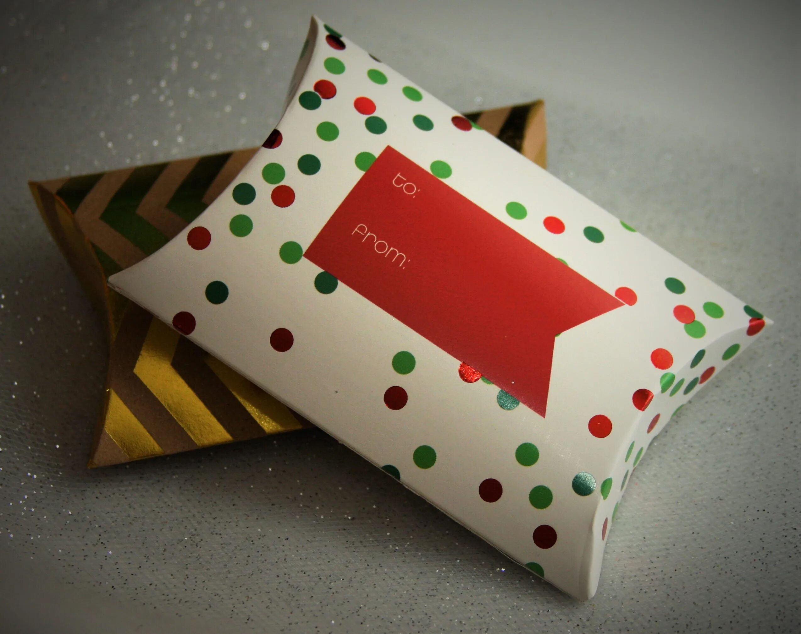 Present papers. Подарок форма. Christmas Box. Christmas Gift Box Design. Christmas Box Design.