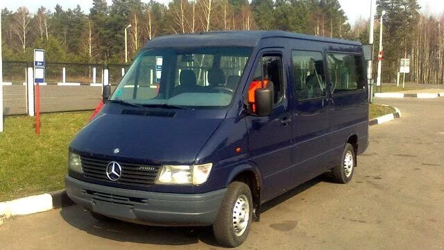 Мерседес Спринтер 208. Мерседес Бенц Спринтер 208d. Mercedes Benz Sprinter 208d. Mercedes Sprinter 1995. Средний спринтер