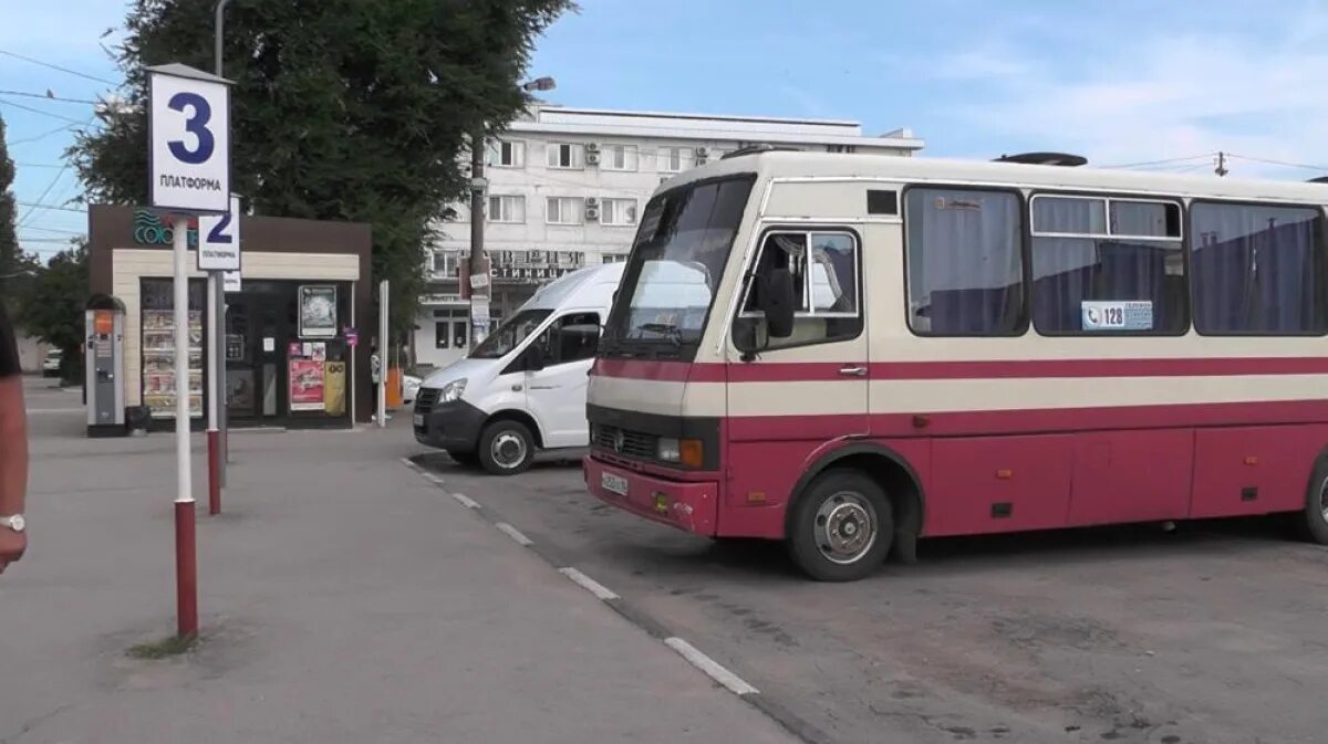 Цена билета мелитополь. Геническая автостанция. Автовокзал Мелитополь Крым. Джанкой Геническ автобус. Донецк Мелитополь автобус.