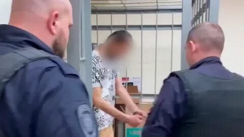 Мужчина зарезал сотрудницу общепита